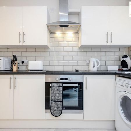 Bedford Hospital Victoria Apartments A And B By Homely Spaces Short Lets & Serviced Accommodation ภายนอก รูปภาพ