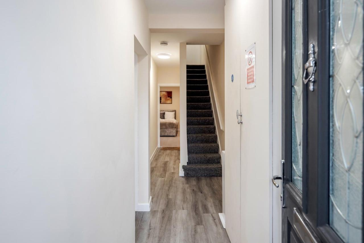Bedford Hospital Victoria Apartments A And B By Homely Spaces Short Lets & Serviced Accommodation ภายนอก รูปภาพ