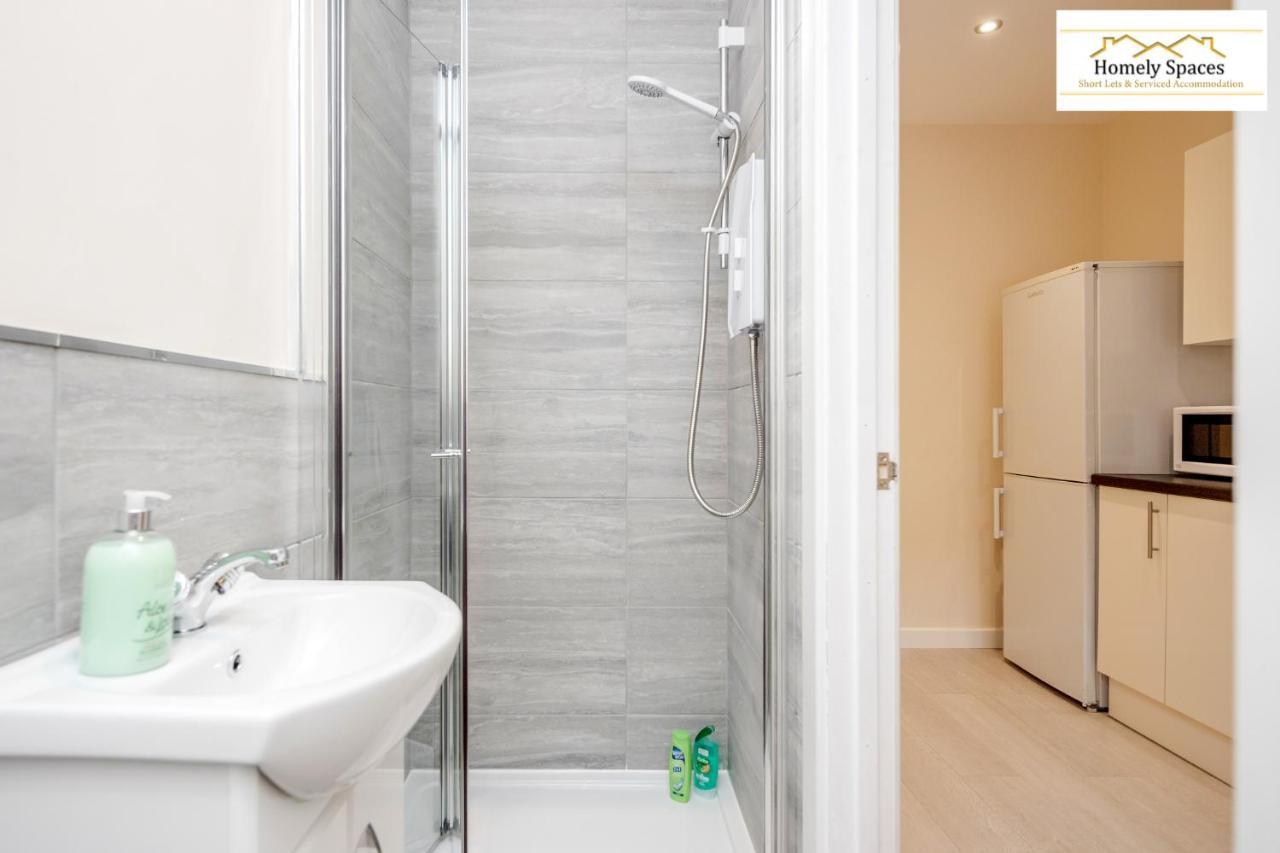 Bedford Hospital Victoria Apartments A And B By Homely Spaces Short Lets & Serviced Accommodation ภายนอก รูปภาพ